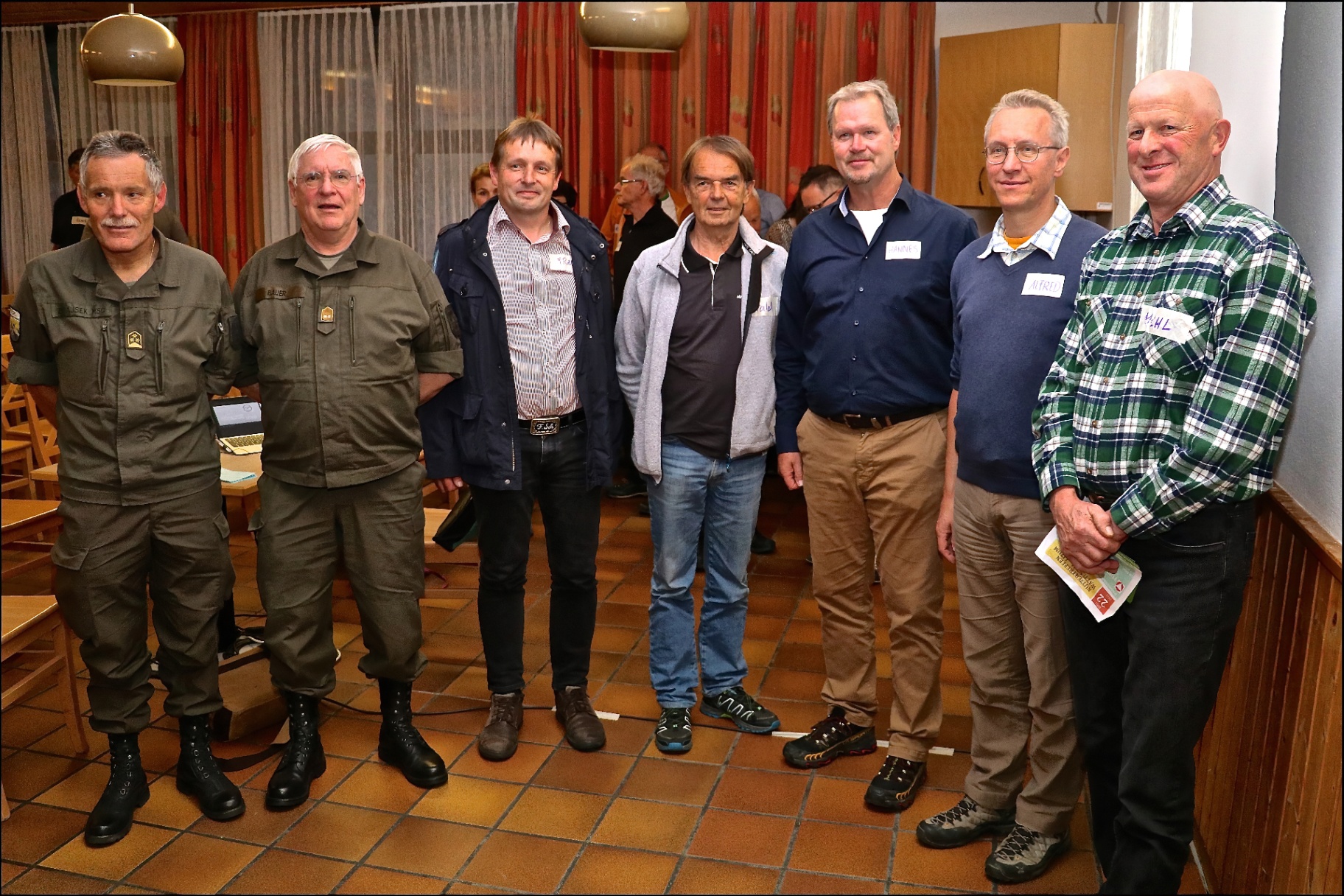 Gruppenfoto vom ersten Nutzertreffen am TÜPl Lizum/Walchen Hochlager am 22. Juni 2018
