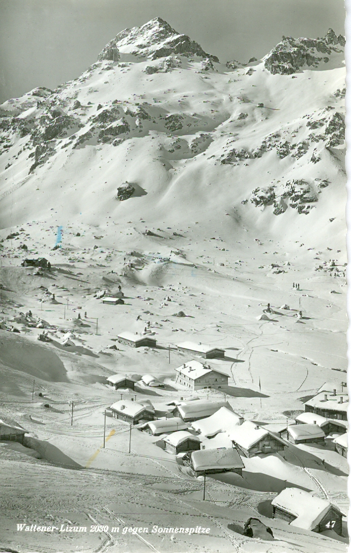 Historische Winteransicht von Wattener-Lizum auf 2080 m gegen Sonnenspitze, 1960